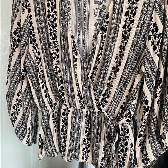 Floral Striped Wrap Top - Black and Cream - Picture 5 of 7